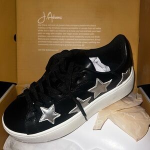 ⭐️Women's Black and Silver Star Platform Sneakers 7